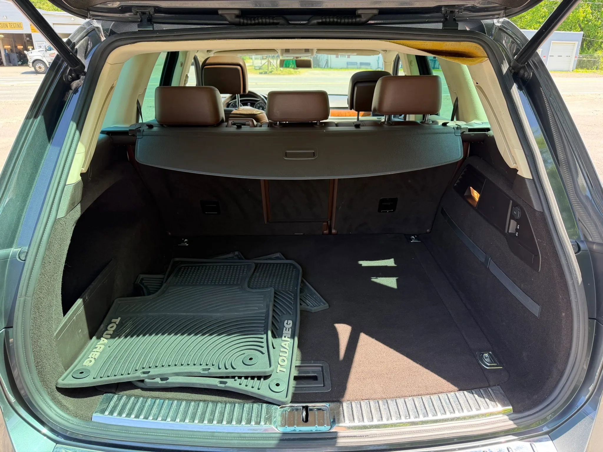 Used 2013 Volkswagen Touareg VR6 AWD/4WD image 15