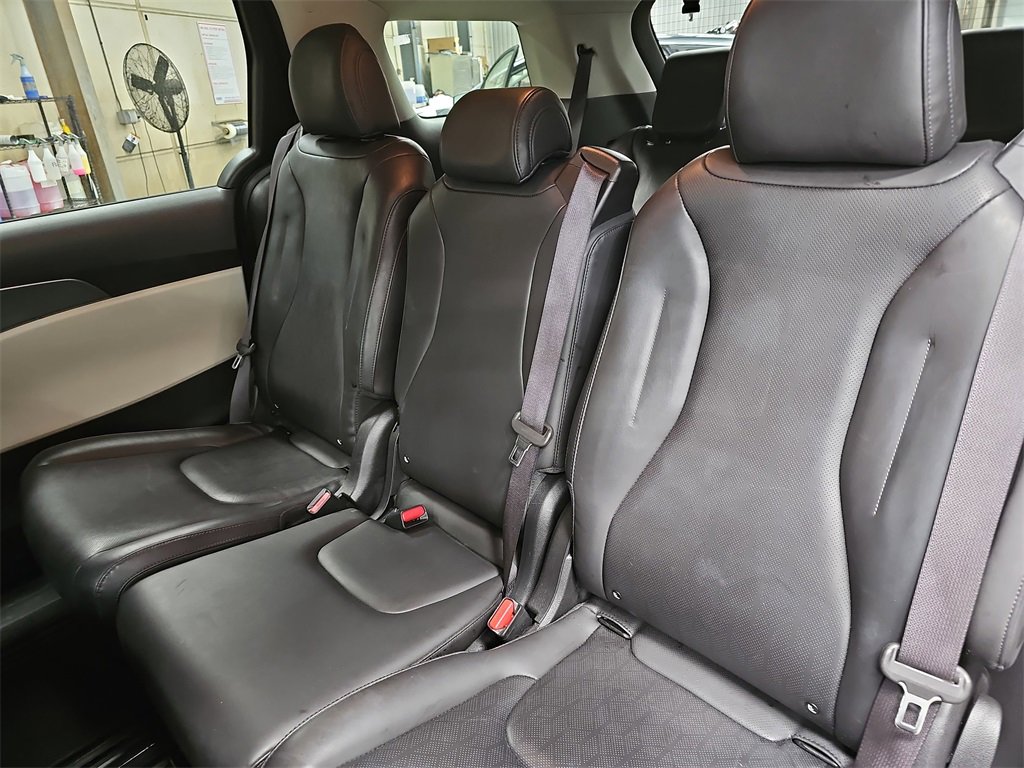 Used 2024 Kia Carnival LX image 14