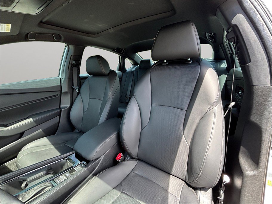 Used 2025 Honda Accord Sport image 16