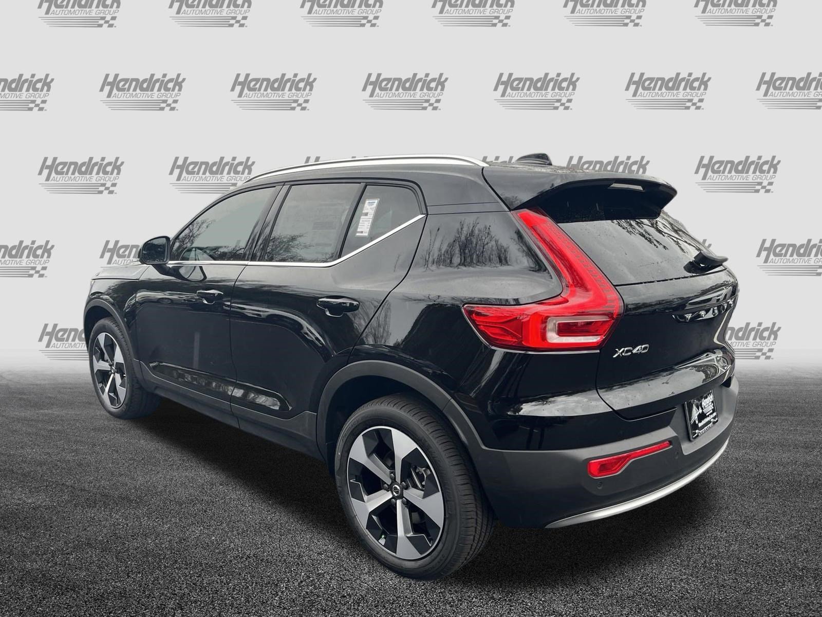 Certified 2025 Volvo XC40 B5 Core w/ Protection Package Premier image 8