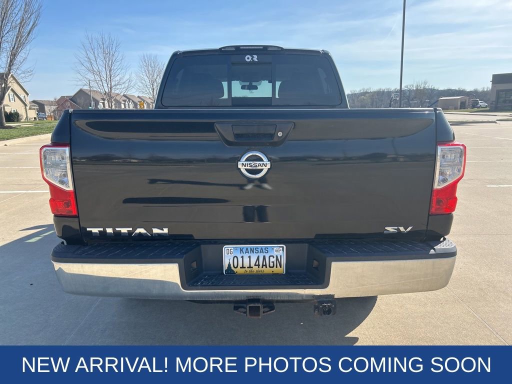 Used 2017 Nissan Titan SV image 6