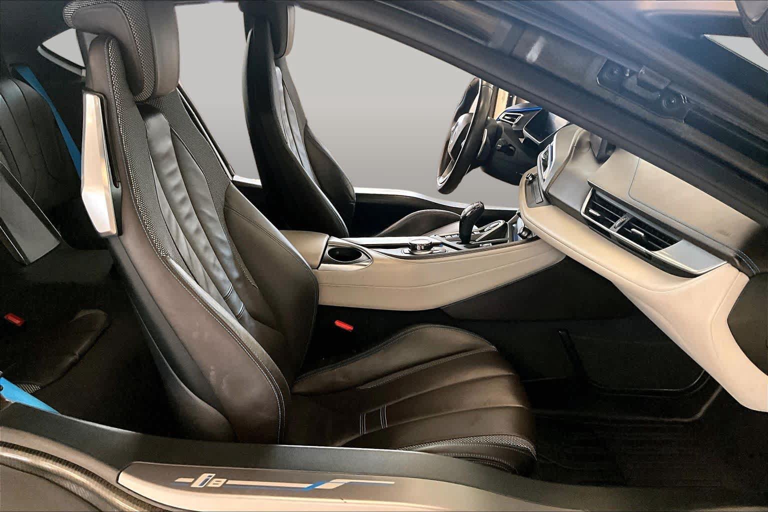 Used 2019 BMW i8 Coupe AWD/4WD image 8