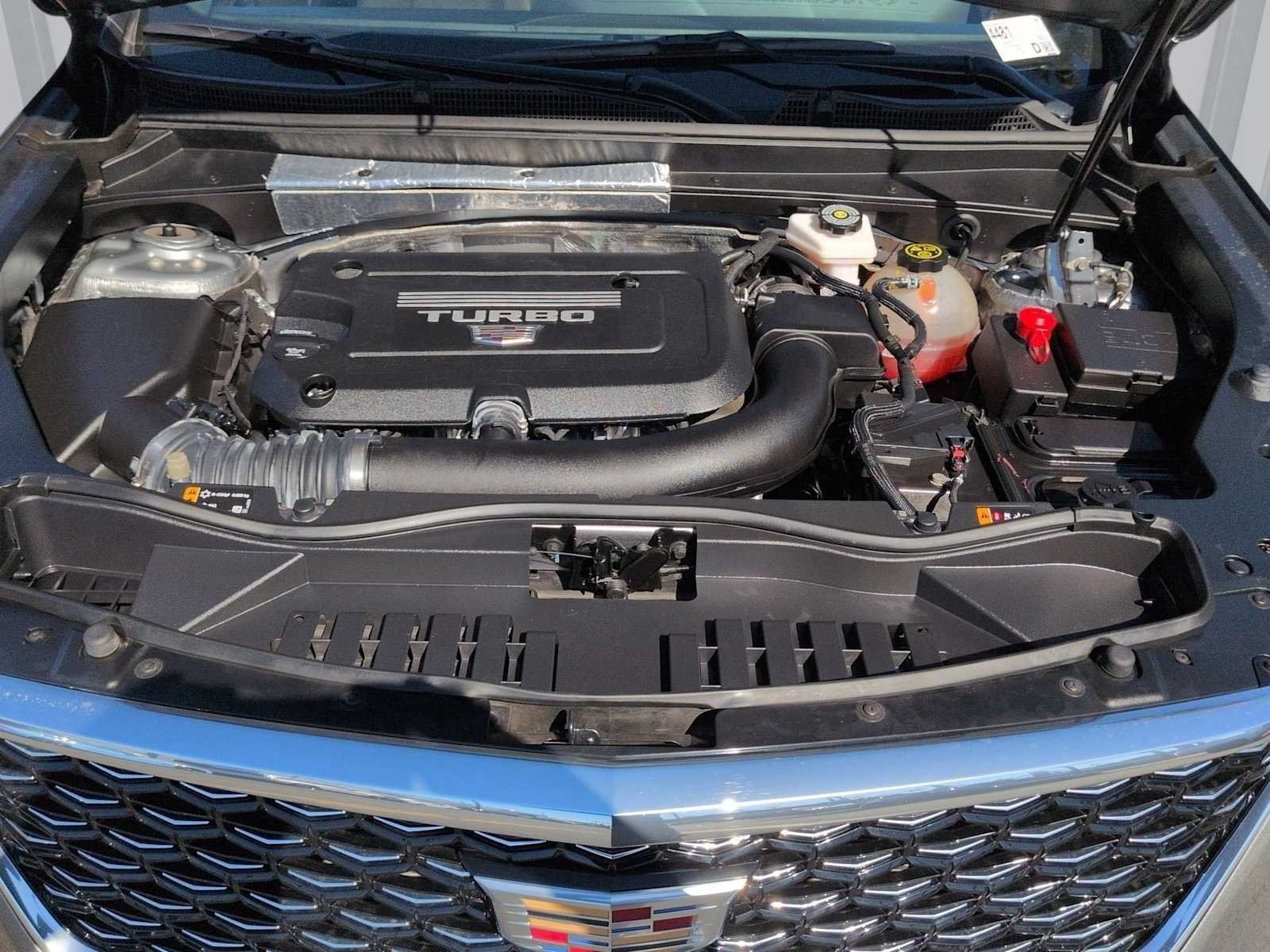 Certified 2024 Cadillac XT4 Luxury FWD image 27