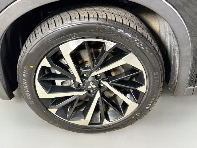 Used 2023 Mitsubishi Outlander SE Black Edition FWD image 37