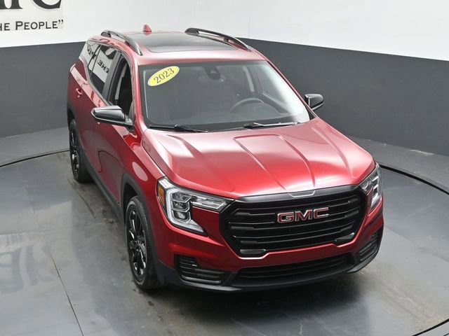 Used 2023 GMC Terrain SLE w/ Driver Convenience Package image 48