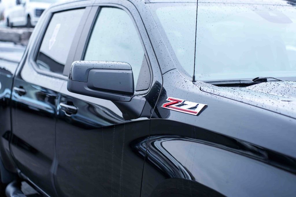 Used 2022 Chevrolet Silverado 1500 LT Trail Boss w/ Convenience Package II image 9