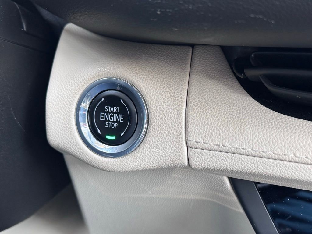 Used 2023 Buick Envision Avenir image 17