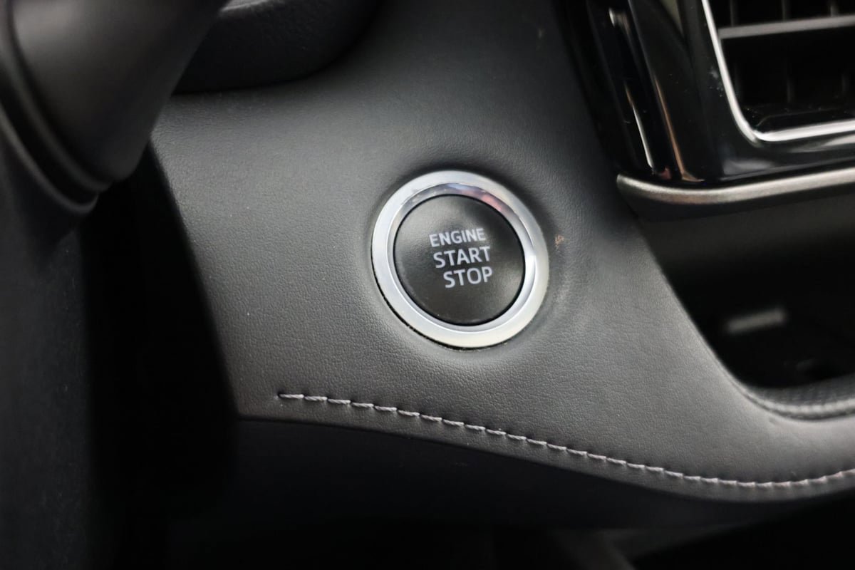 Used 2020 Toyota Highlander XLE FWD image 19