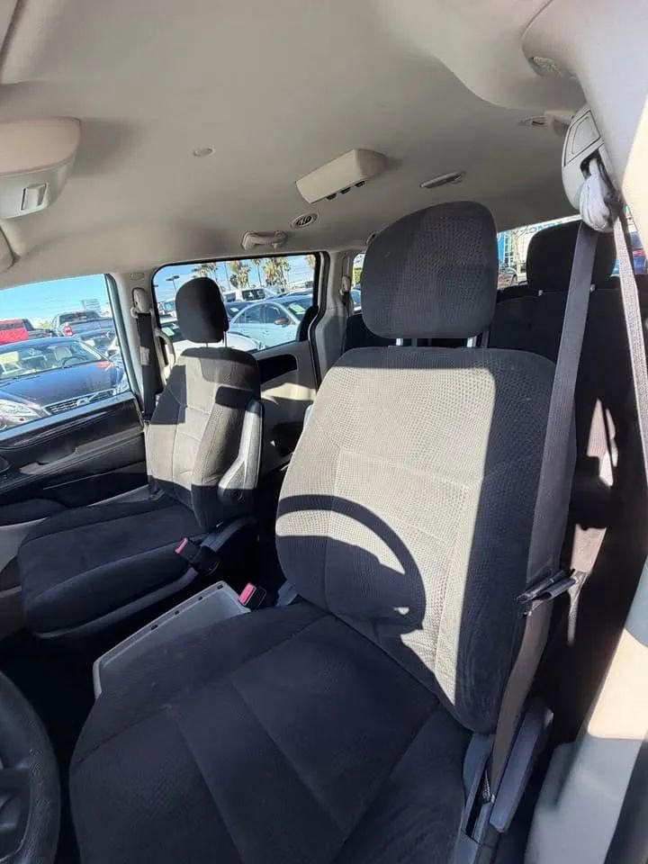 Used 2013 Dodge Grand Caravan SXT image 7
