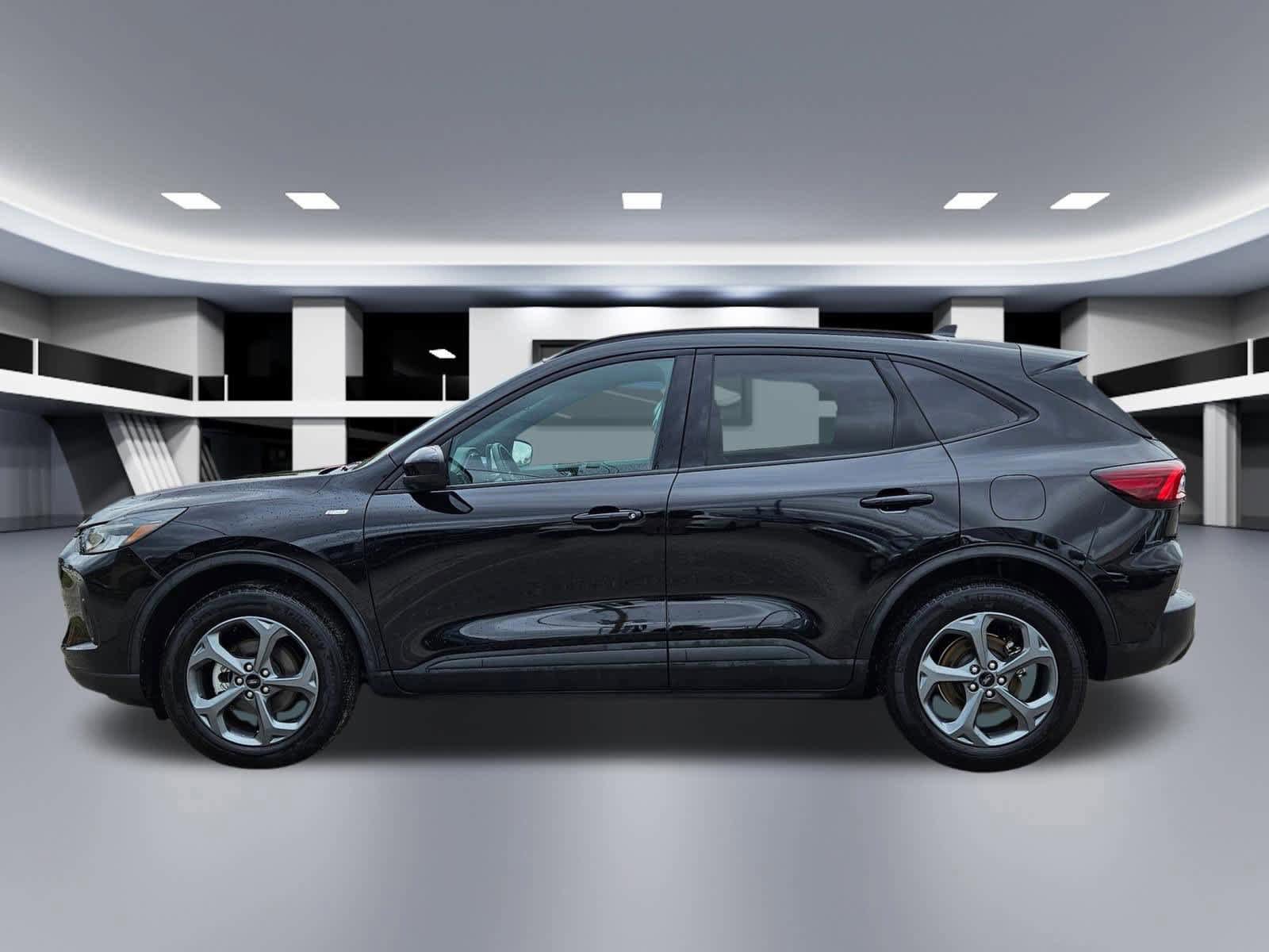 Used 2025 Ford Escape ST-Line Select AWD/4WD image 3