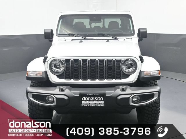 Used 2025 Jeep Gladiator Sport AWD/4WD image 3