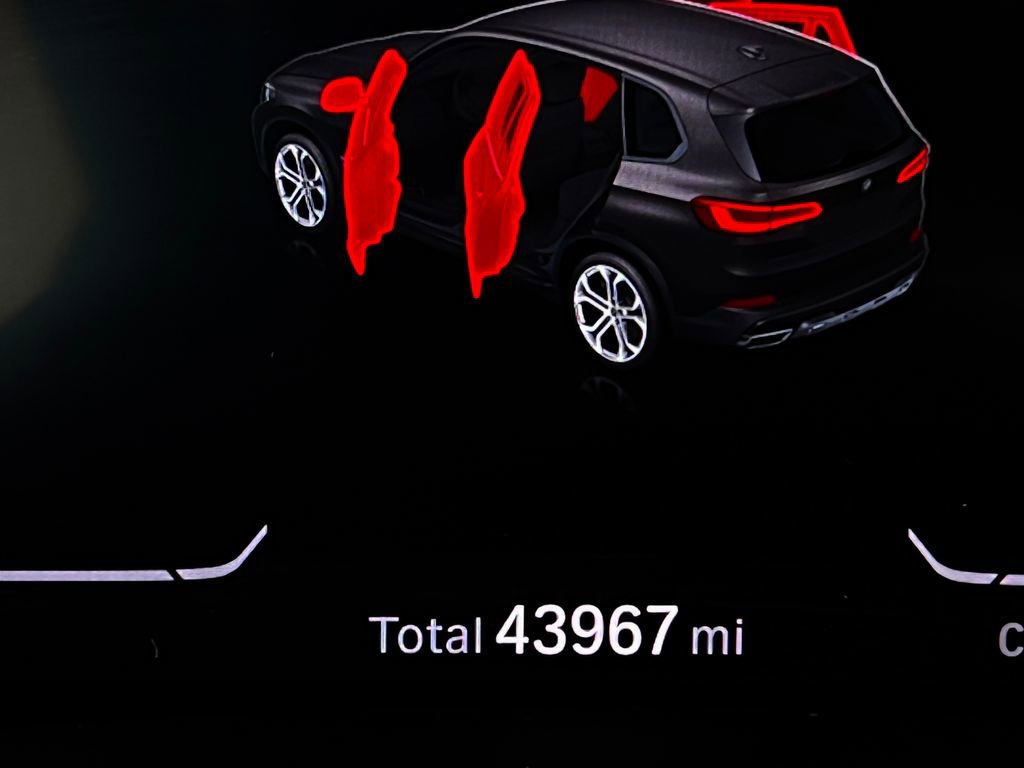 Certified 2022 BMW X5 xDrive40i w/ Luxury Seating Package image 18