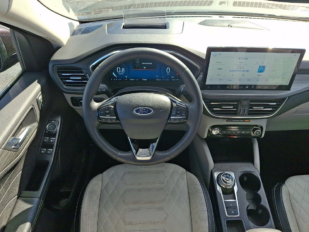 Used 2023 Ford Escape Platinum w/ Premium Technology Package AWD/4WD image 11