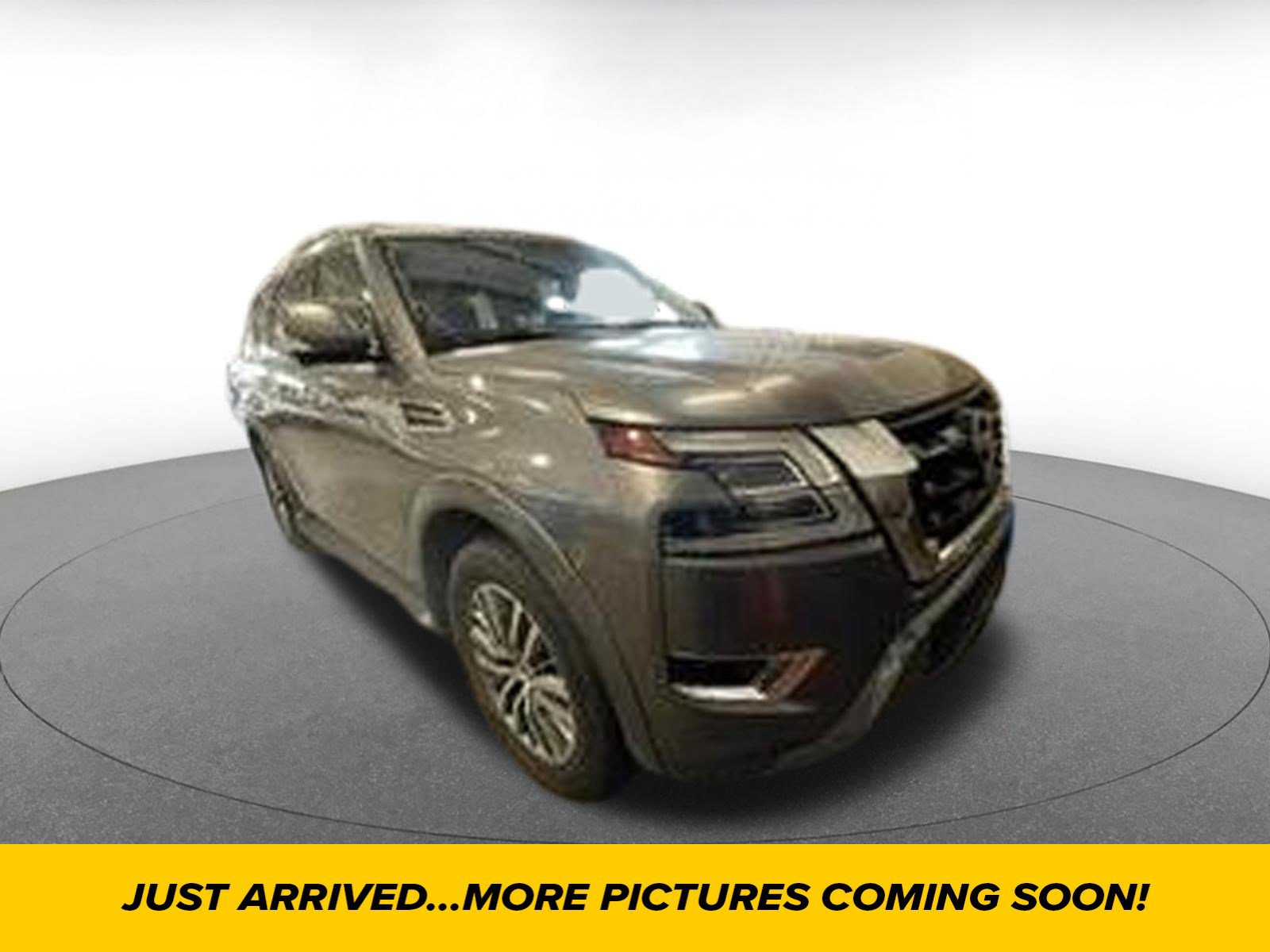 Used 2024 Nissan Armada SL RWD image 1