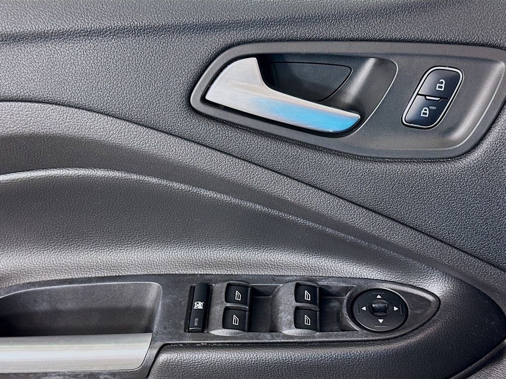 Used 2018 Ford Escape SEL image 17