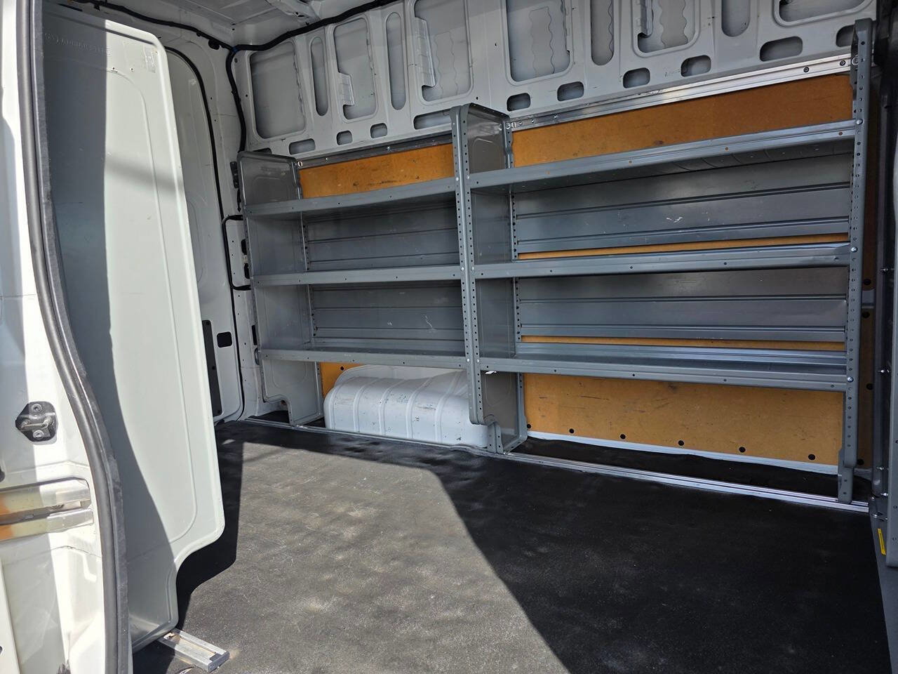 Used 2021 Nissan NV 2500 SV RWD image 14