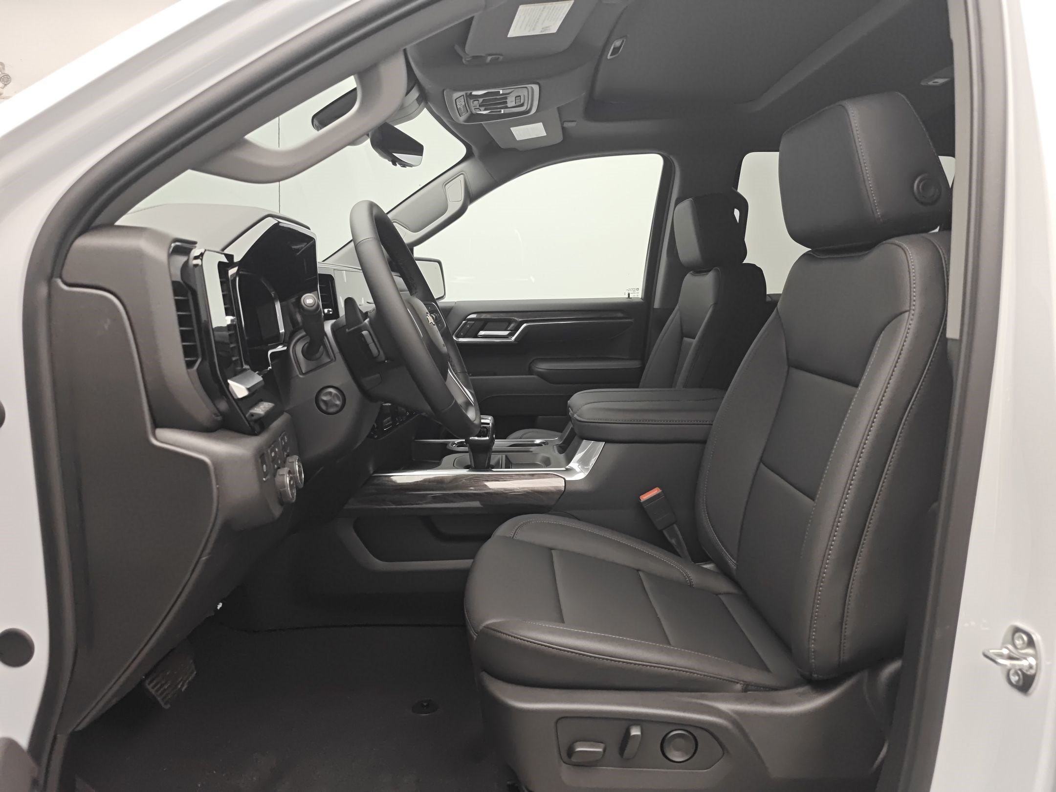 New 2026 Chevrolet Silverado 1500 LTZ AWD/4WD image 5