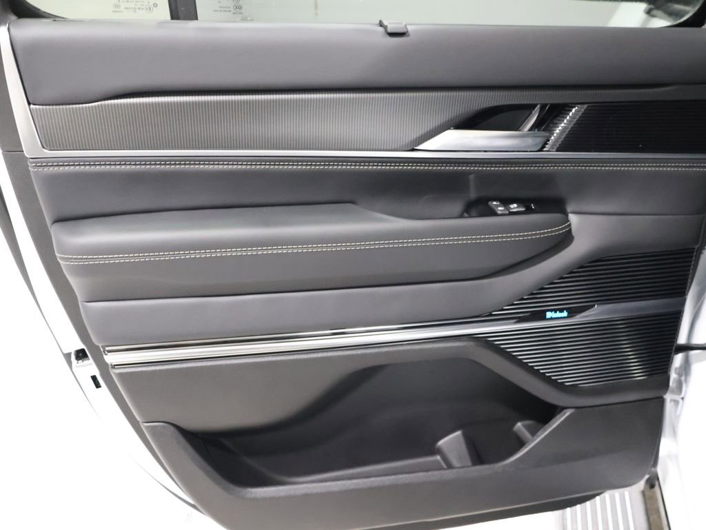 New 2026 Jeep Grand Wagoneer L Summit image 12