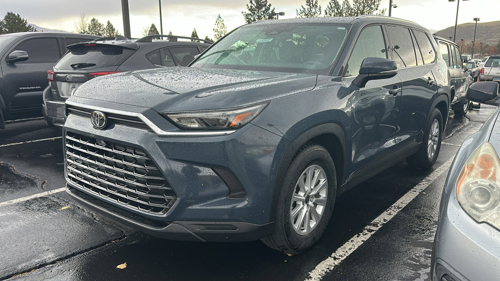 Certified 2024 Toyota Grand Highlander XLE image 3