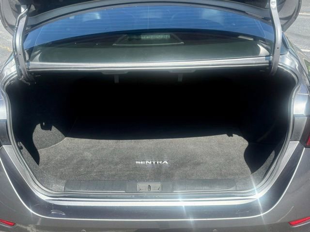 Used 2023 Nissan Sentra SR w/ SR Premium Package FWD image 17