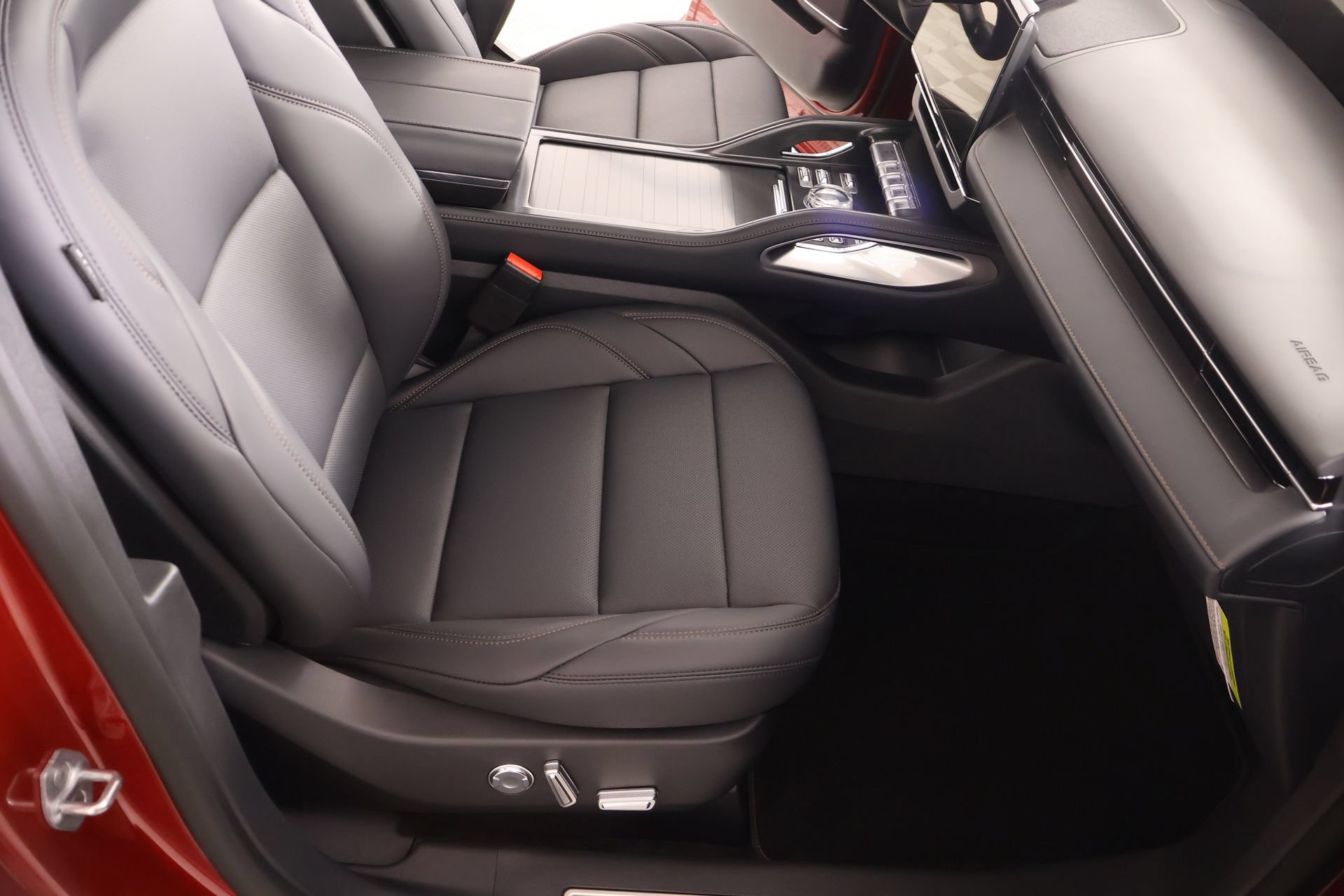 New 2026 Lincoln Nautilus Premier w/ Jet Appearance Package AWD/4WD image 14