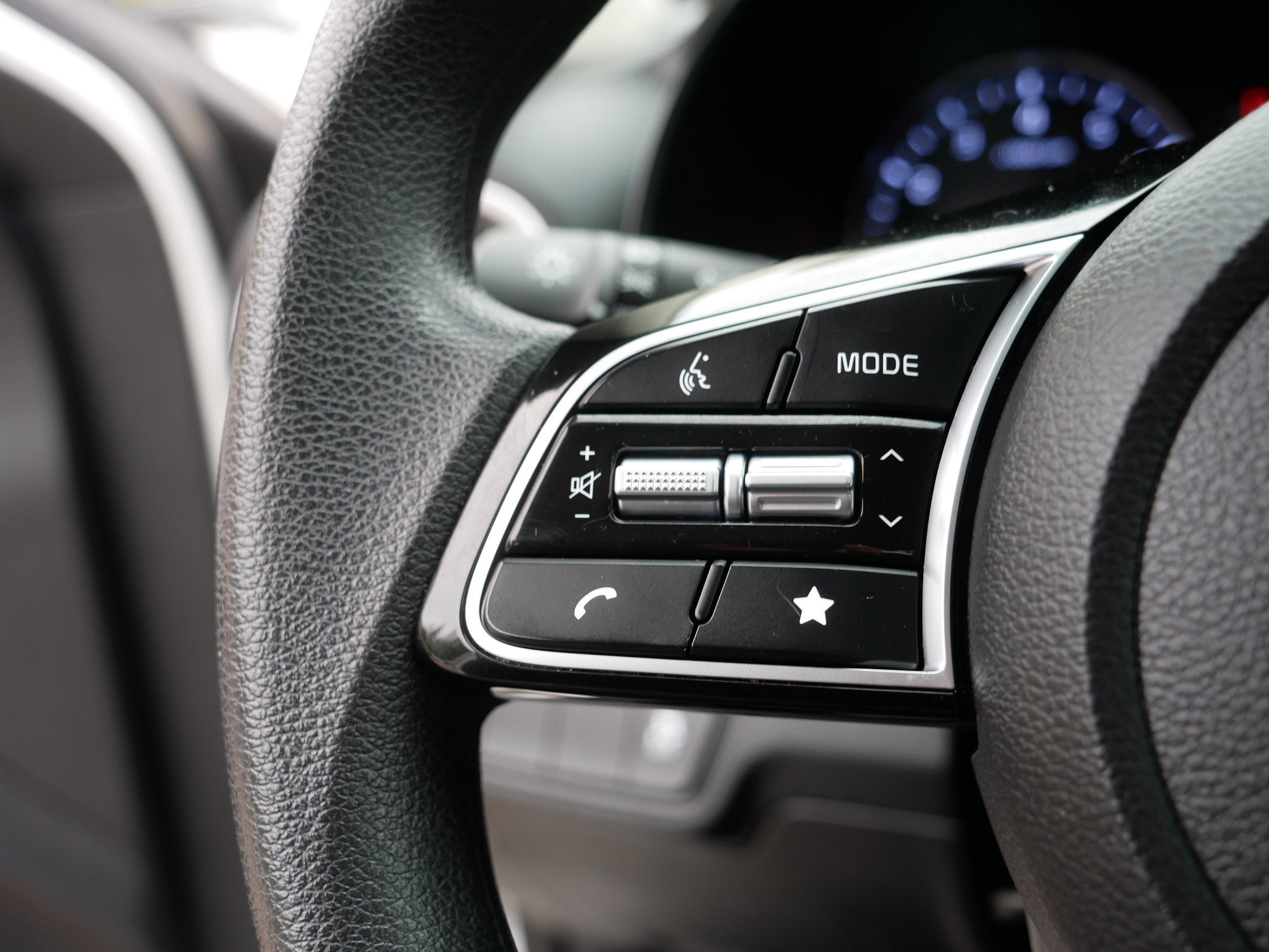 Certified 2024 Kia Forte LXS image 28