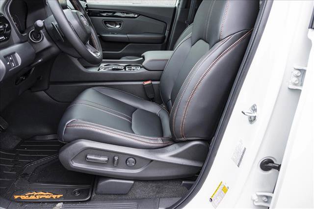 New 2025 Honda Pilot TrailSport image 11