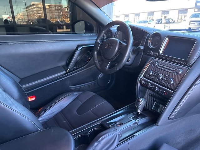 Used 2015 Nissan GT-R Premium image 12