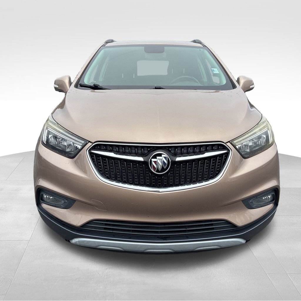 Used 2018 Buick Encore Sport Touring image 2