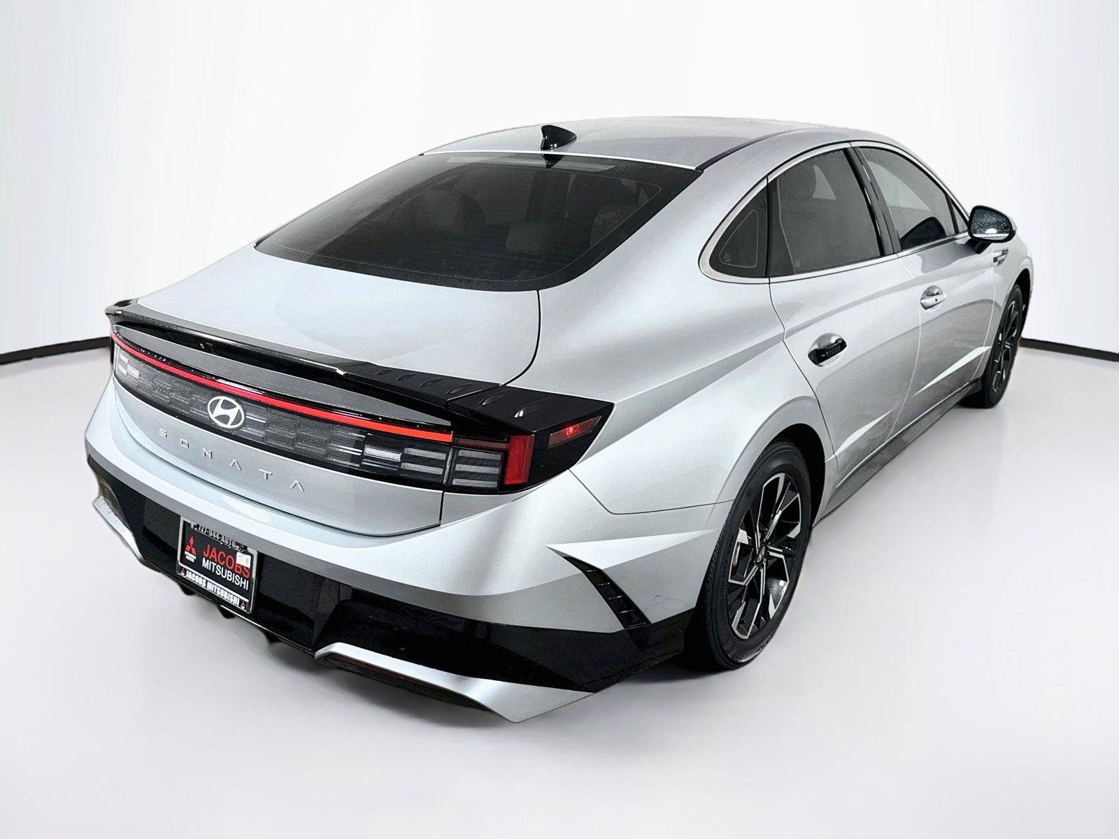 Used 2025 Hyundai Sonata SEL FWD image 6