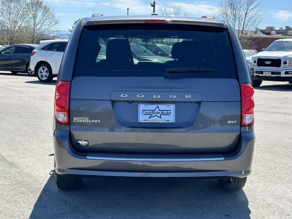 Used 2020 Dodge Grand Caravan SXT FWD image 4