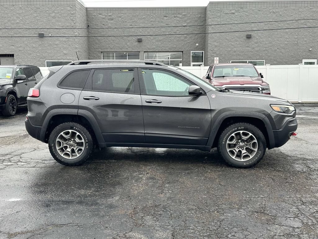 Used 2020 Jeep Cherokee Trailhawk w/ Cold Weather Group AWD/4WD image 2