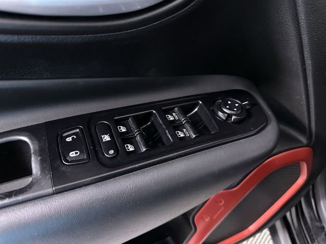 Used 2023 Jeep Renegade Trailhawk AWD/4WD image 24