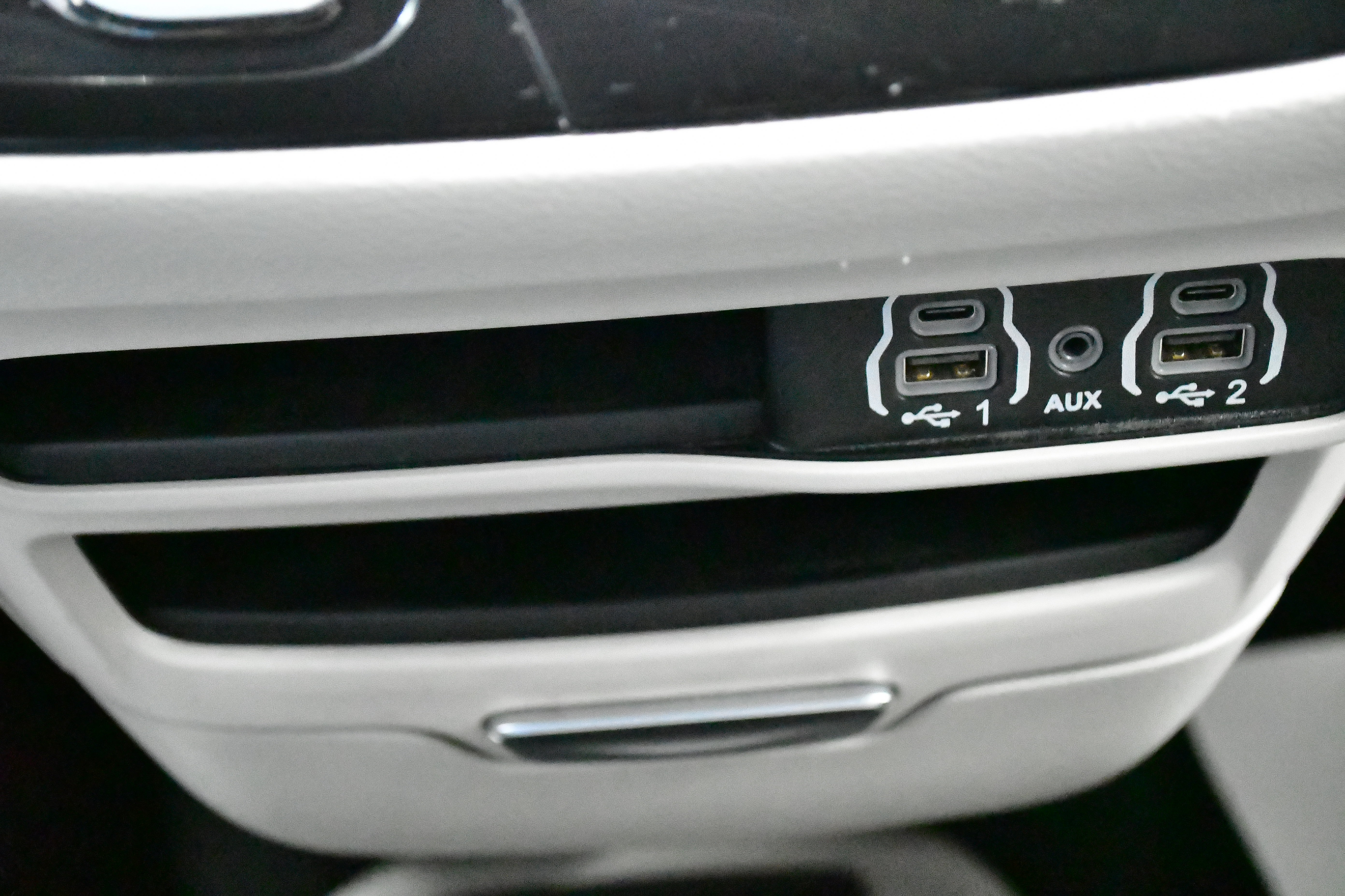 Used 2023 Chrysler Pacifica Touring-L image 58