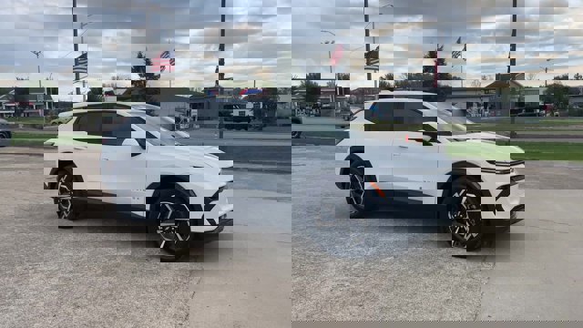 New 2026 Chevrolet Equinox EV LT image 2