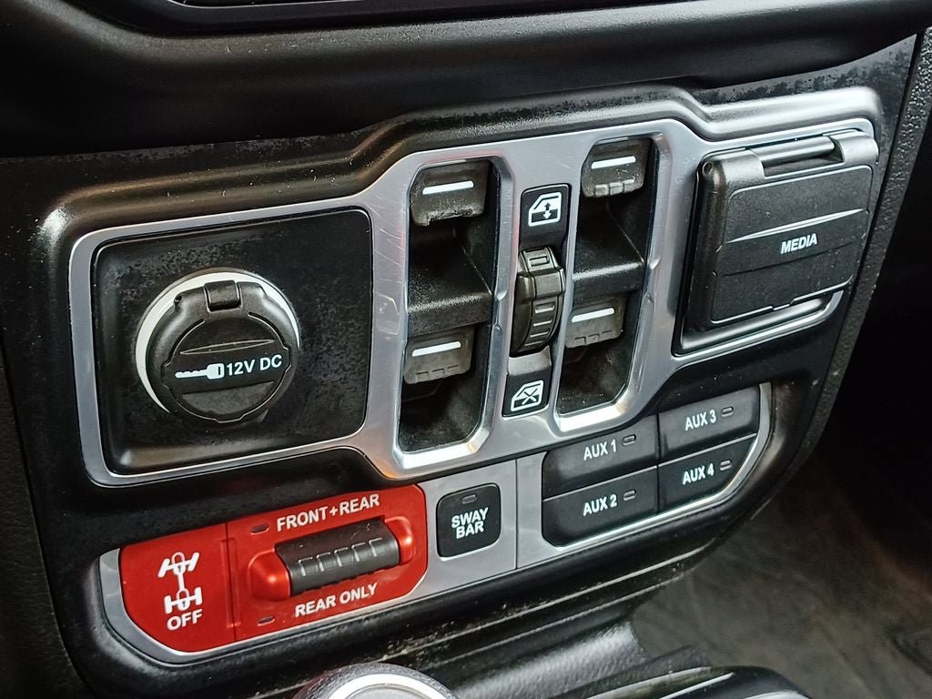 Used 2020 Jeep Wrangler Unlimited Rubicon w/ Dual Top Group AWD/4WD image 26