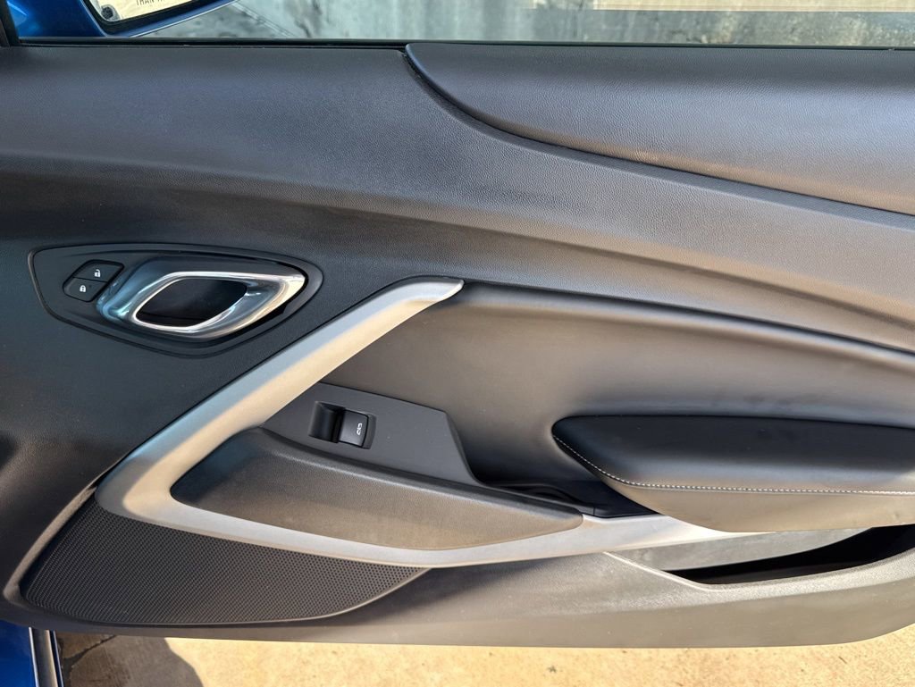 Used 2017 Chevrolet Camaro SS RWD image 21