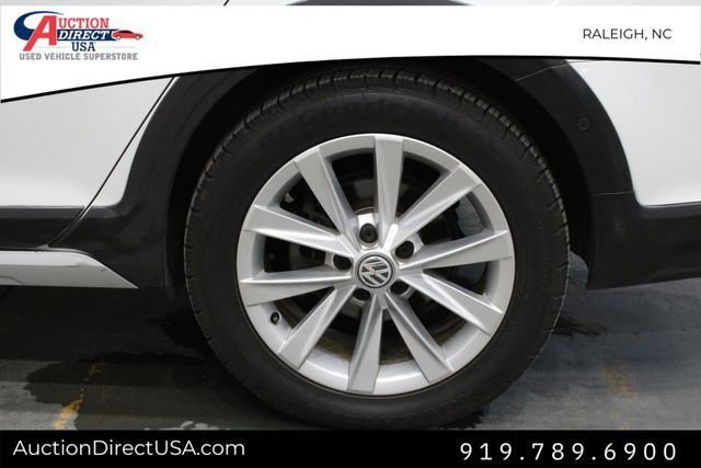 Used 2017 Volkswagen Golf Alltrack SE image 44