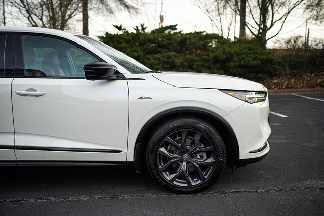 Used 2023 Acura MDX A-Spec image 11
