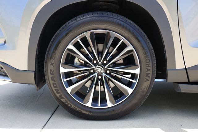 Certified 2025 Toyota Grand Highlander AWD Hybrid image 9
