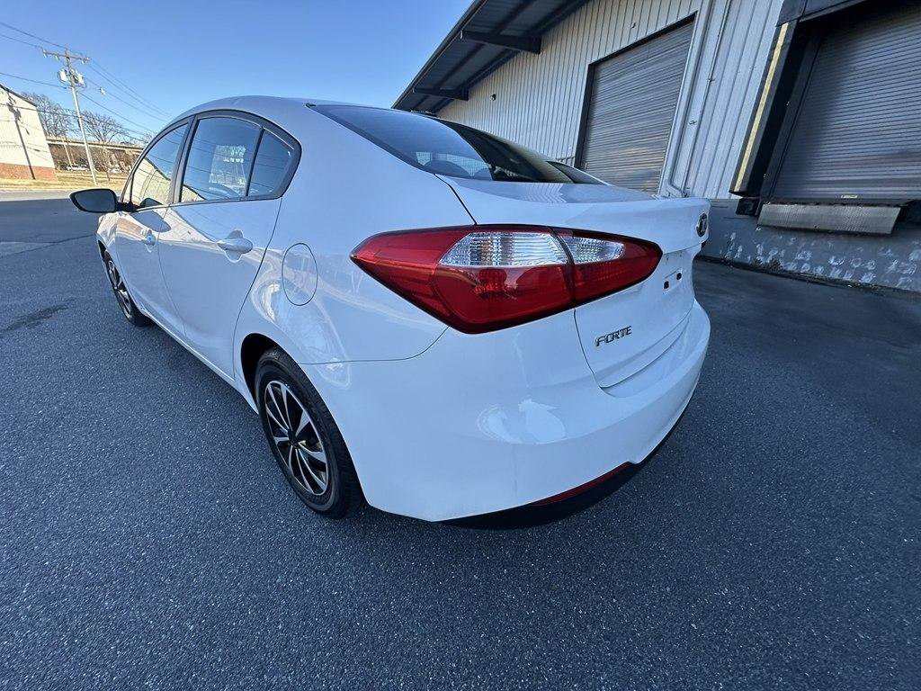 Used 2016 Kia Forte LX FWD image 3