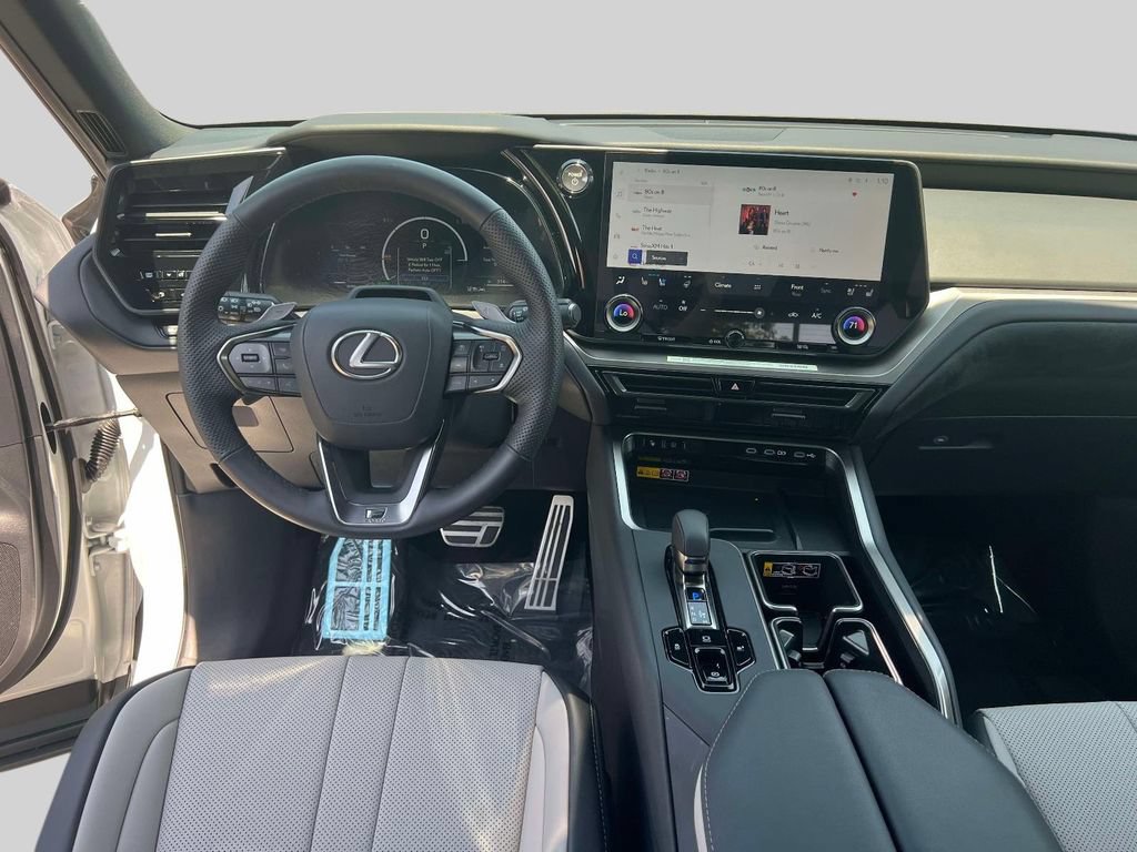 Used 2026 Lexus TX 500h AWD w/ Technology Package image 13
