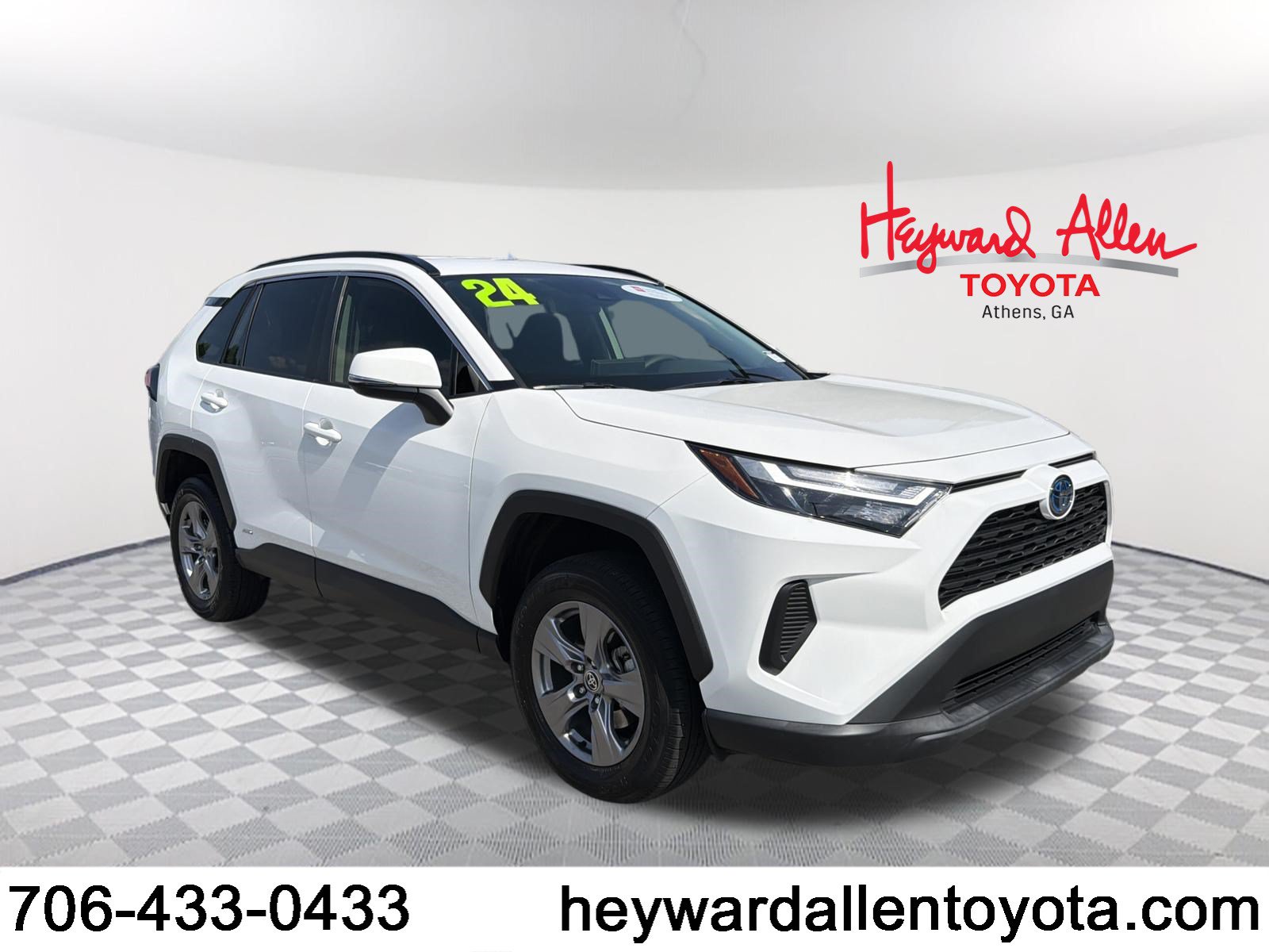 Certified 2024 Toyota RAV4 XLE AWD/4WD image 1