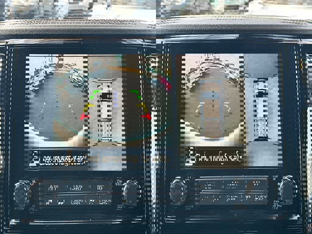 Used 2021 Nissan Titan Platinum Reserve w/ Moonroof Package image 25