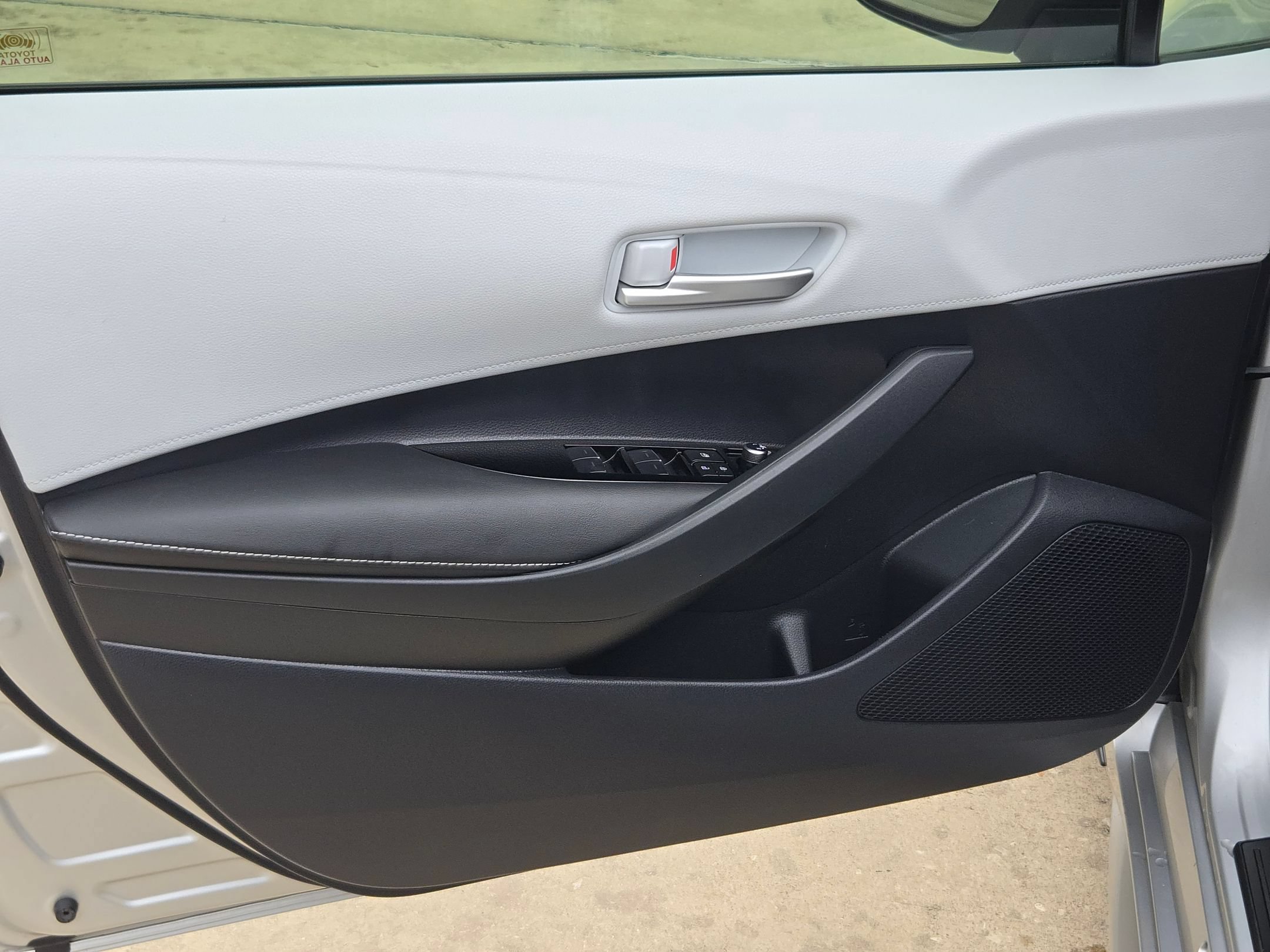 Used 2019 Toyota Corolla SE FWD image 11