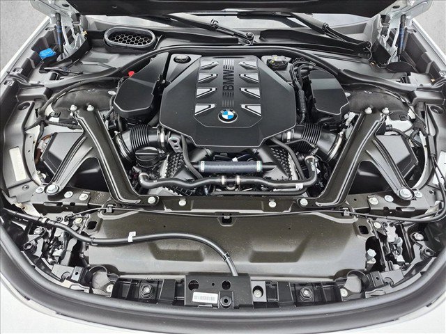 Used 2024 BMW 760i xDrive w/ Premium Package 2 AWD/4WD image 22