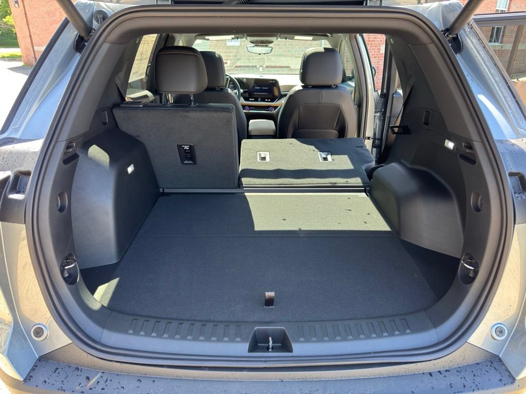 New 2026 Chevrolet Equinox ACTIV w/ Convenience Package III AWD/4WD image 8