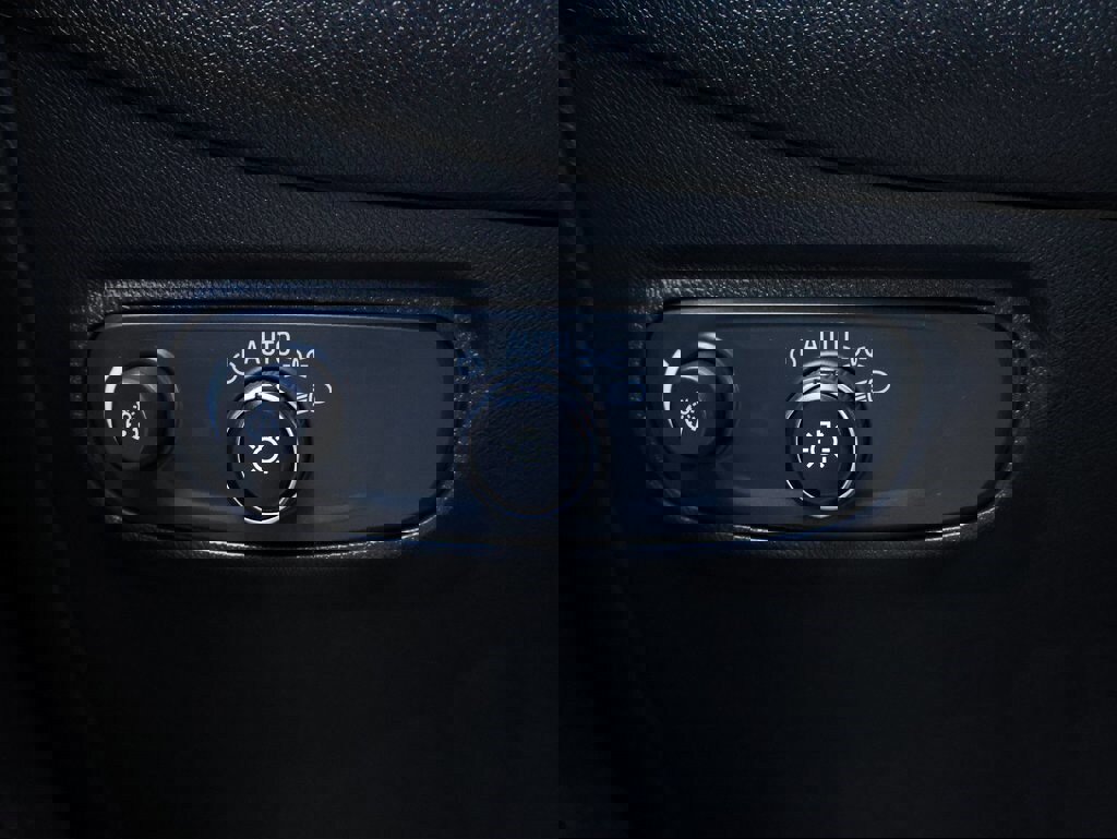 Used 2024 Chevrolet Equinox LT image 32