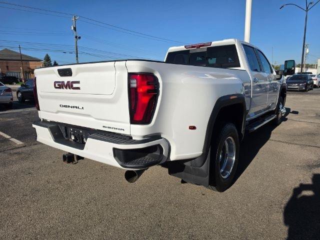 Used 2024 GMC Sierra 3500 Denali w/ Denali Reserve Package AWD/4WD image 5