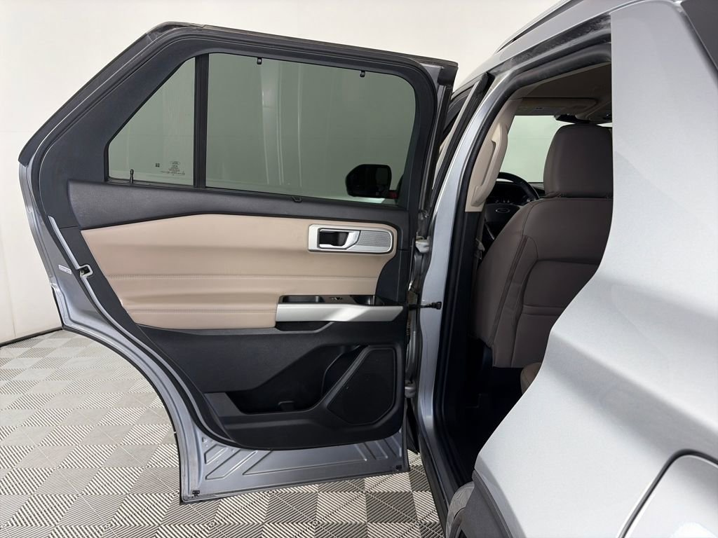 Used 2022 Ford Explorer Limited image 12